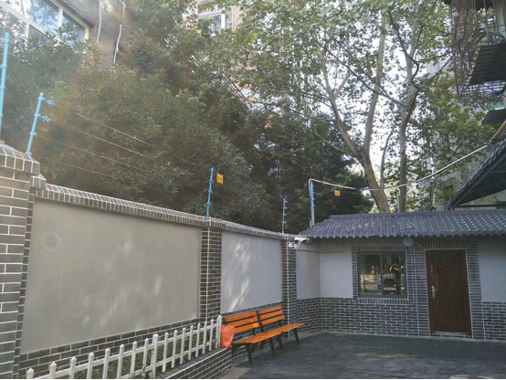 學校安裝電子圍欄的必要性,學生翻墻外出感染